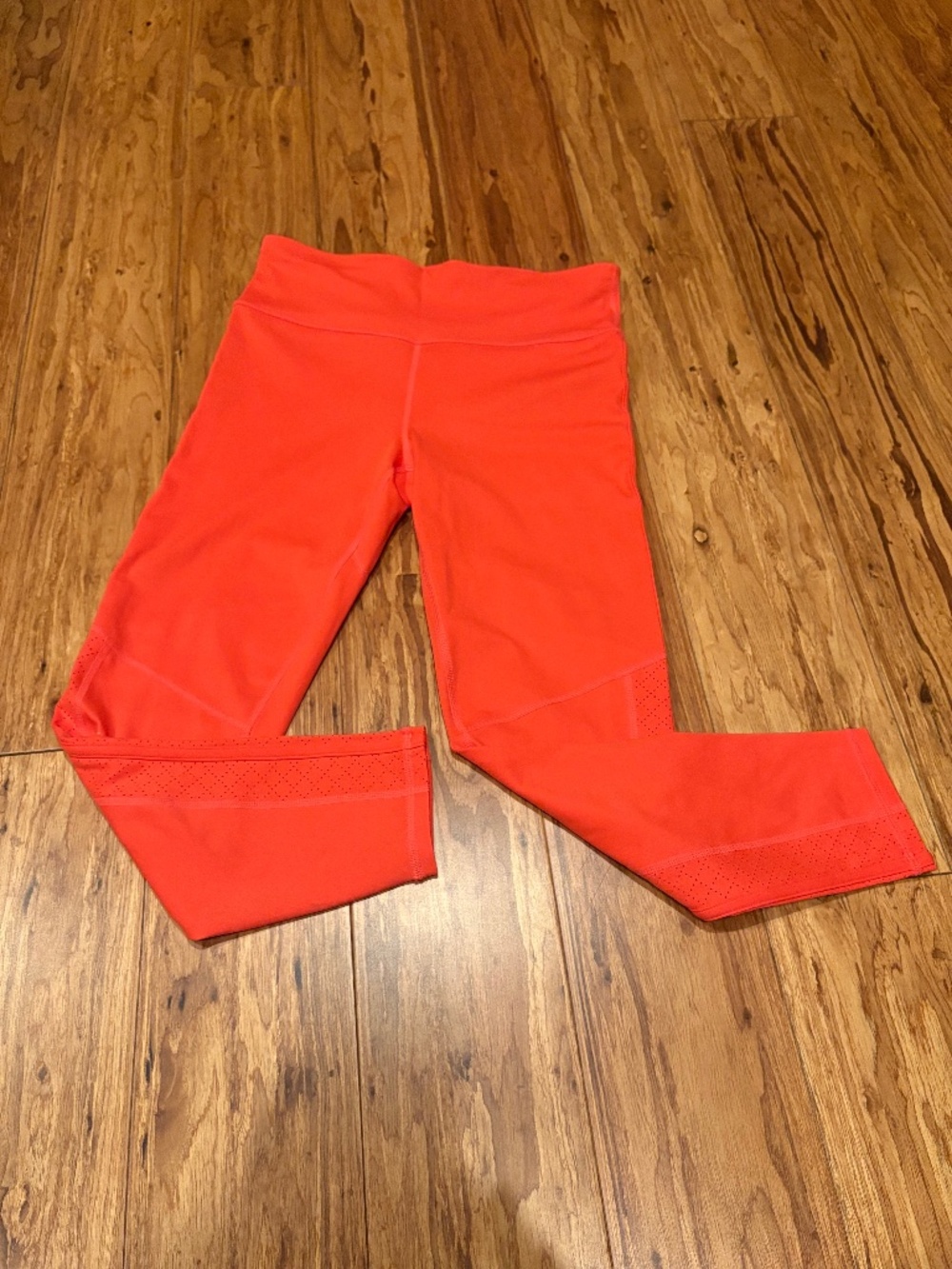 GapFit like new cropped leggings bright coral color size small